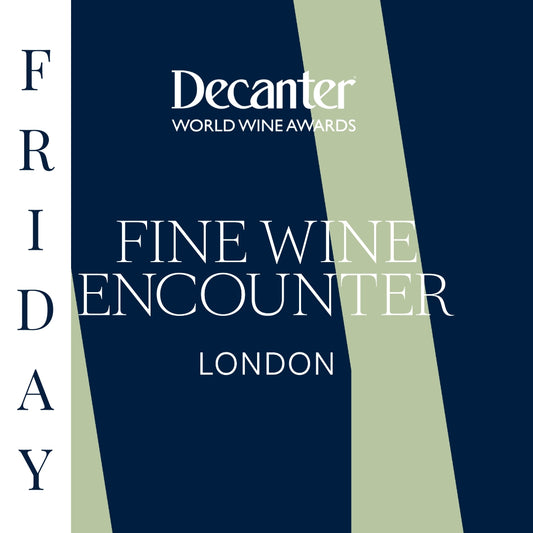 Mesa de ganadores de DWWA 2022 en el Decanter Fine Wine Encounter