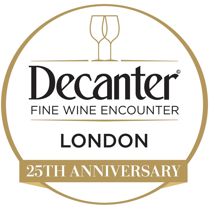 Mesa de ganadores de DWWA 2022 en el Decanter Fine Wine Encounter