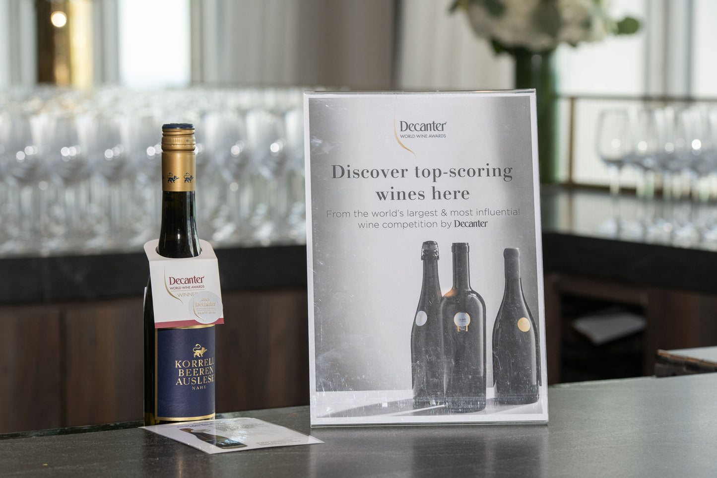 Mesa de ganadores de DWWA 2019 en el Decanter Italy Fine Wine Encounter 2020